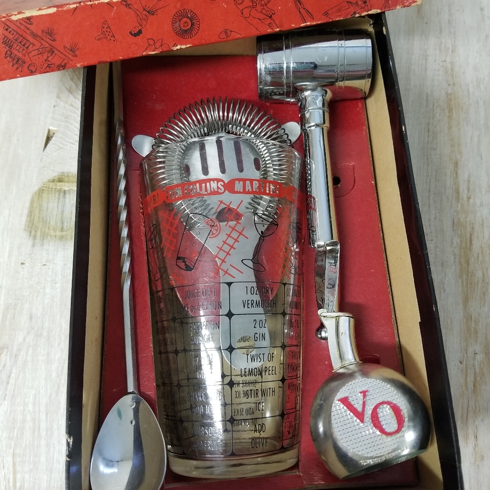 Mid Century Modern  Bar shaker set in box